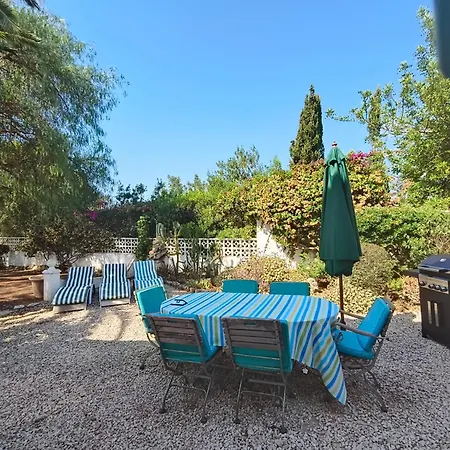 Paquero Downstairs With Your Own Private Garden And Your Own Private Pool Villa